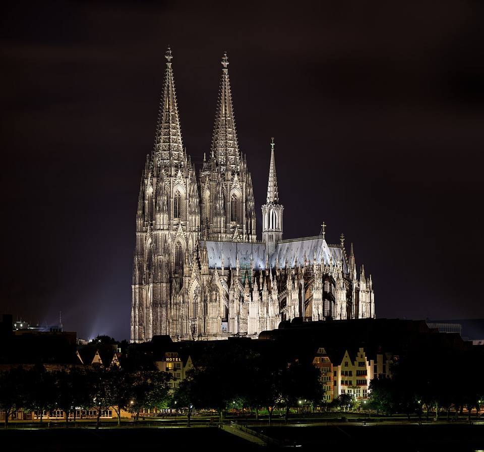 Cologne Cathedral at night